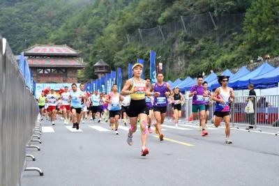 驰骋山水间，梦圆幸福村！2025“尧马”鸣笛开跑，3000名跑者激情参赛