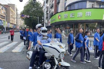 高考今日开考 我市2517名学子奔赴考场