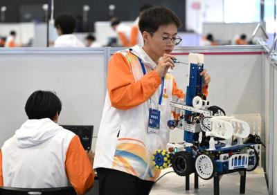 新华鲜报·规划建议新看点｜为人的全面发展！投资于人再加力 