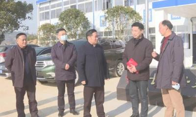 郑光文到县一中迁建项目现场开展节前走访慰问