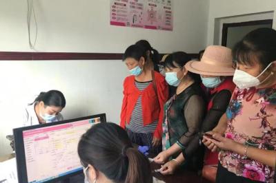 南河镇中心学校：组织宫颈癌免费筛查 为女教师送去春天的温暖