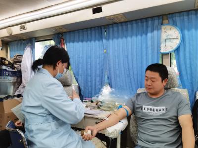 县农村公路管理局积极开展无偿献血活动