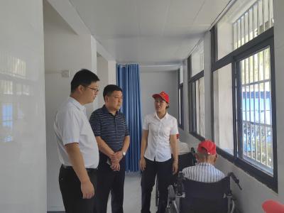 陈德峰带队调研基层养老服务体系建设
