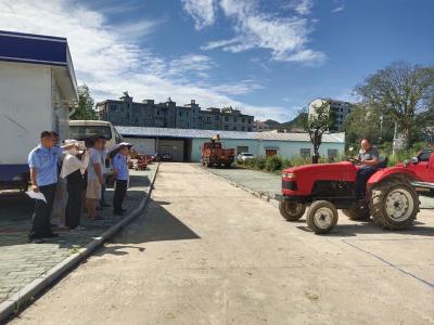 县农业综合执法大队组织开展新型农机手培训