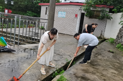 县长冲中学杨柳湾校区防洪排险保安全