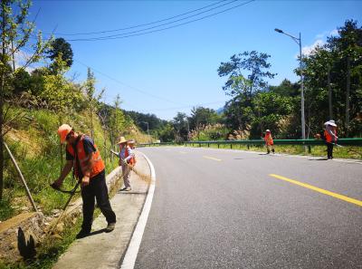 县农村公路管理局：抓实夏季县道养护  着力提升通行质量