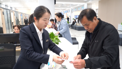 【视频】县人社局用心用情 彰显“23℃人社服务”效能