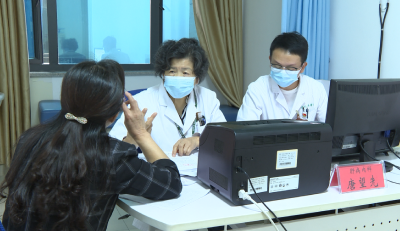 【视频】同济医院义诊专家团队来我县开展义诊活动