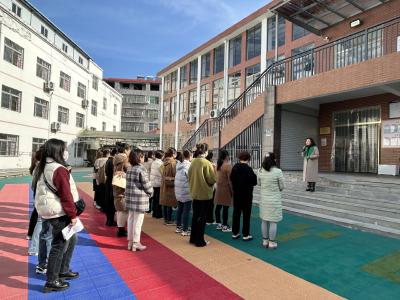 县​实验小学莲花校区举行食堂开放日活动