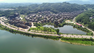 【视频】温泉镇：人居环境整治在行动 绘就美丽乡村“新图景”