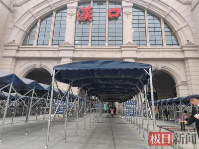 武汉三大火车站均24小时开放，近万名除雪打冰人员24小时待命