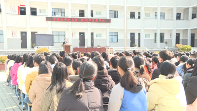 巾帼携手护花蕾  警校共建保平安