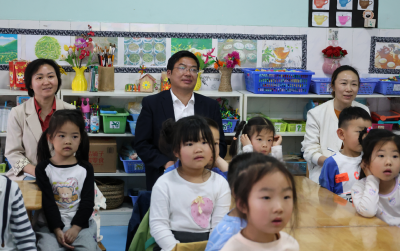 县直机关幼儿园：推门促实效  聚力共成长