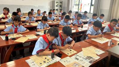 【教育之窗】县城西小学举行毛笔字书写比赛活动