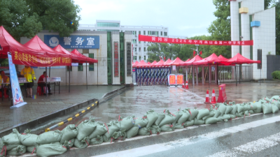 【视频】县市政中心筑起防汛堡垒 守护城市出行安全 