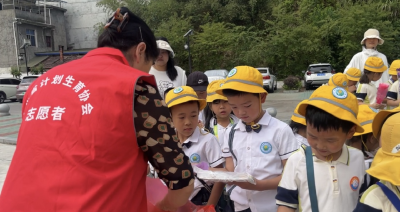 雷家店镇五一村向日葵亲子小屋：探秘小学 筑梦成长