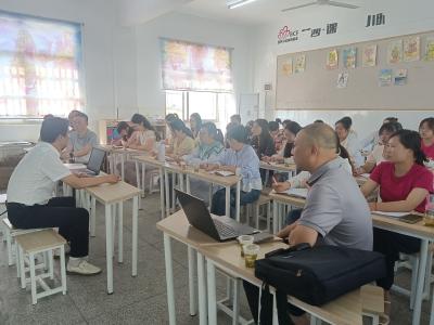 【教育之窗】县实验小学开展“数字赋能教联体”信息技术培训