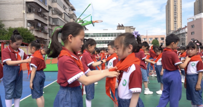 【教育之窗】县实验小学举行少先队员入队仪式