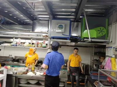 县城管执法局：管好烟火气 守住森呼吸