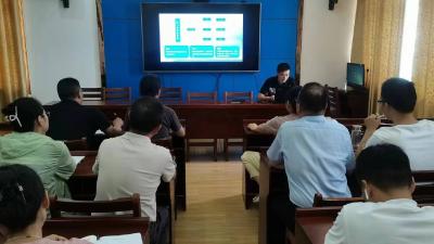 县发改局开展第八期“发改讲堂”活动            