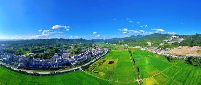 【爱我三河•行摄英山】二分塆村：种植五彩旱稻 发展观光农业