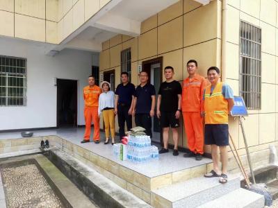 【迎战高温天气】县公路事业发展中心开展“夏日送清凉 关怀暖人心”慰问活动