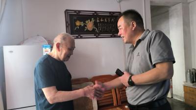 九昇商贸集团开展“八一”建军节走访慰问活动