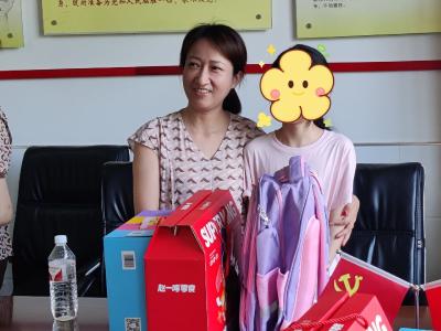 县农村公路事业发展中心开展“爱心妈妈”结对留守儿童活动