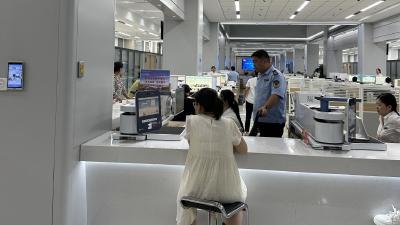 英山”跨域通办”让群众更方便