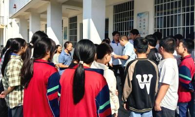 【教育之窗】长冲中学杨柳湾校区开展文明寝室创建活动
