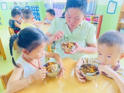 县直幼儿园金铺园区：半日相伴 “食”刻守护