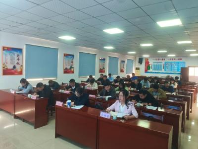 英山县召开河湖长制联络员工作会议暨培训会
