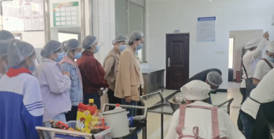 【教育之窗】县实验小学坡儿垴校区举行食堂开放日活动