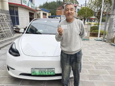 廣東游客車(chē)輛遇困  英山民警高效解難獲贊譽(yù)