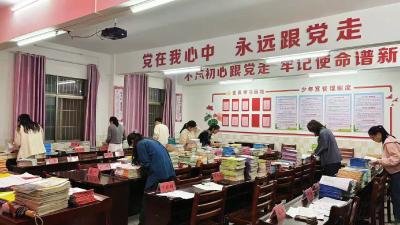 【教育之窗】城西小学石头咀校区开展备课、作业月查活动