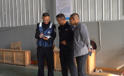 【视频】县公安局交警大队为大件运输企业合规“体检”