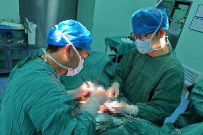 【健康英山】八旬老人股疝嵌顿致肠坏死    紧急手术化险为夷 