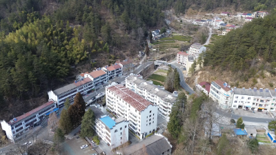 【视频】桃花冲景区：景美“饭”香 林农捧稳旅游“饭碗”