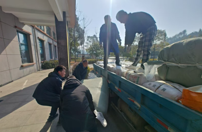 县慈善总会向西藏定日县捐赠爱心物资