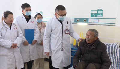 【健康英山】县级医院门诊病房开到乡镇 切实解决患者周转问题