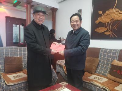 【视频】郑光文 赵小虎等县领导看望慰问老干部