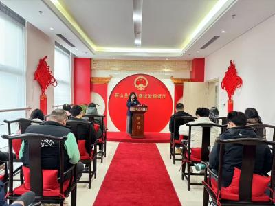 英山县婚姻登记管理所举办“低彩礼”“零彩礼”集体颁证活动