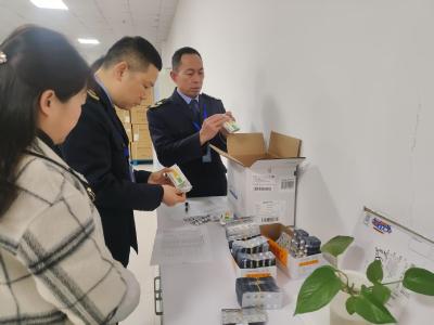 英山县卫生监督所销毁一批过期失效精麻药品