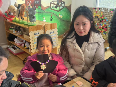 【教育之窗】县第二幼儿园开发区园区开展“三八”亲子活动