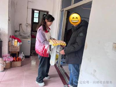 县民政局组织社工开展精康服务对象探访活动