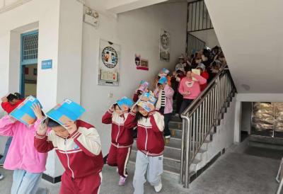 【教育之窗】县城西小学金铺校区开展地震应急疏散演练活动
