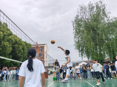 【教育之窗】长冲高中：举行球类运动会 庆“五一”迎“五四”