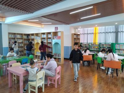 图书馆里书香浓