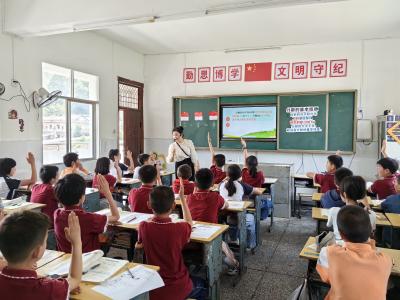 【教育之窗】县实验小学开展“新课标落地实践”全科送教活动