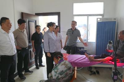 县人大常委会开展医养结合专题调研